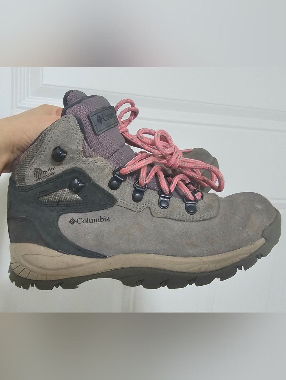 Columbia Newton Ridge Hiking Boots 6.5